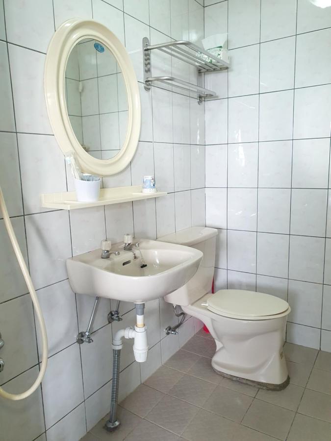 Ching Yue B&B Джиуфен Екстериор снимка