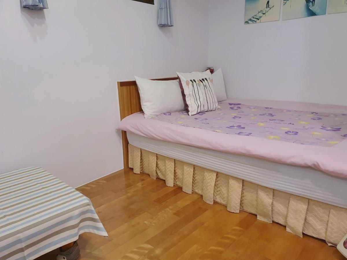 Ching Yue B&B Джиуфен Екстериор снимка